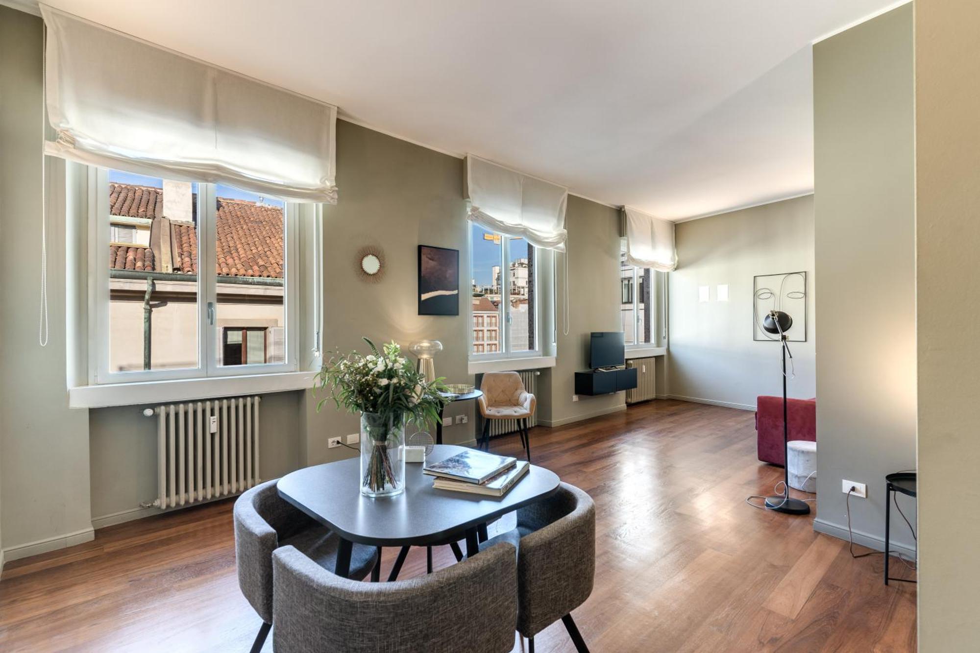 Suite Santa Tecla Milan Exterior photo